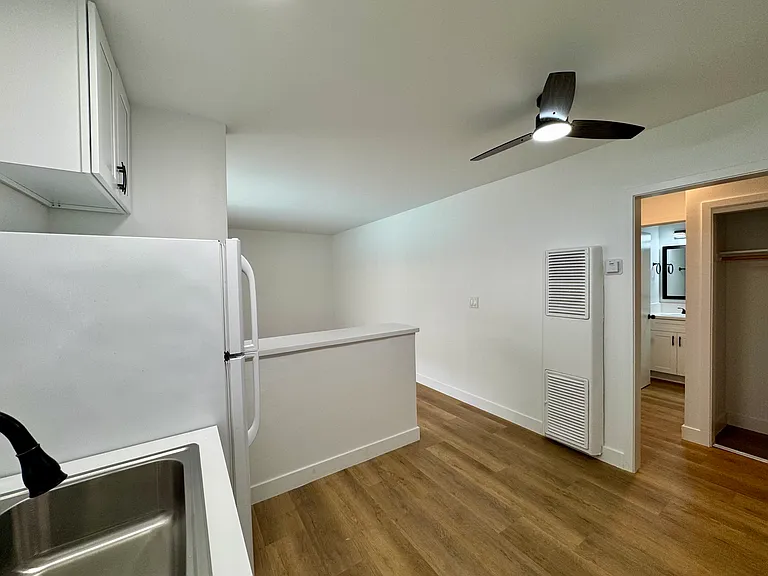 1230 W 29th St #2 — Photo 11