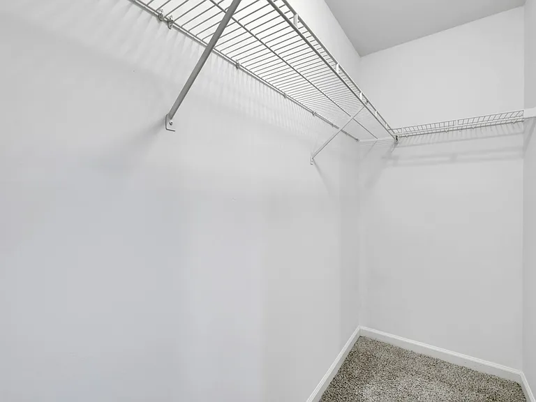 304 Hillside Ct — Photo 14