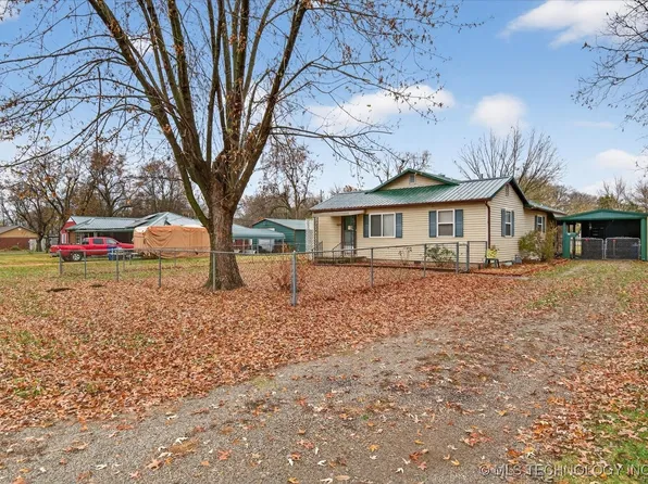 715 S Hickory St, Nowata, OK 74048