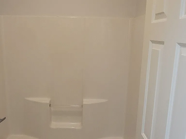516 Windsor Dr — Photo 23