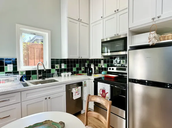 844 52nd St, Emeryville, CA