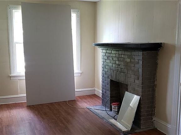 3rd image of 3013 Columbia St