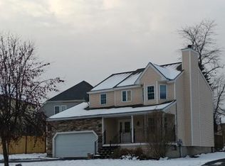 1 Papagni Cir, Worcester, MA 01604