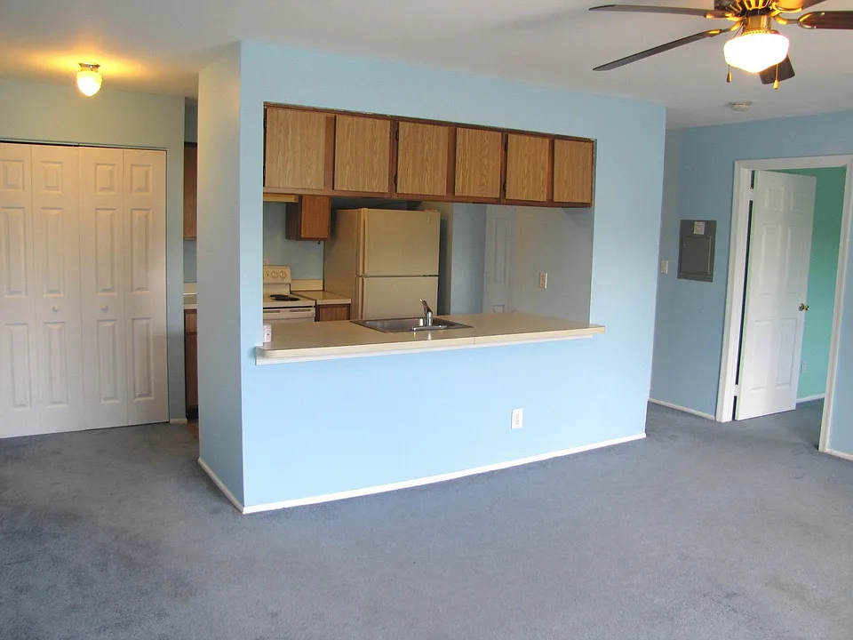 Living rm w/view of kitchen