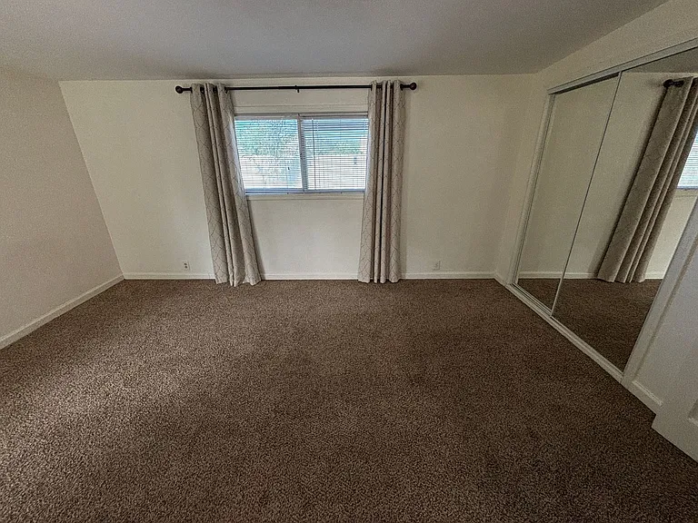 4527 Avon St — Photo 12