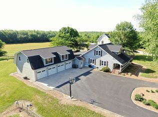 11203 N River Rd, Marshall, IL 62441