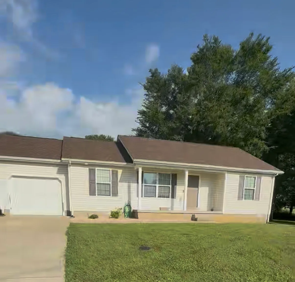 130 Stone Mountain Ct — Photo 1