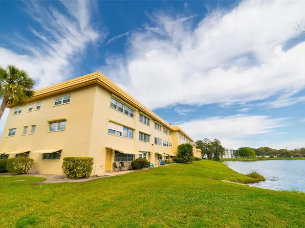 3850 13th Ave N APT 313, Saint Petersburg, FL 33713