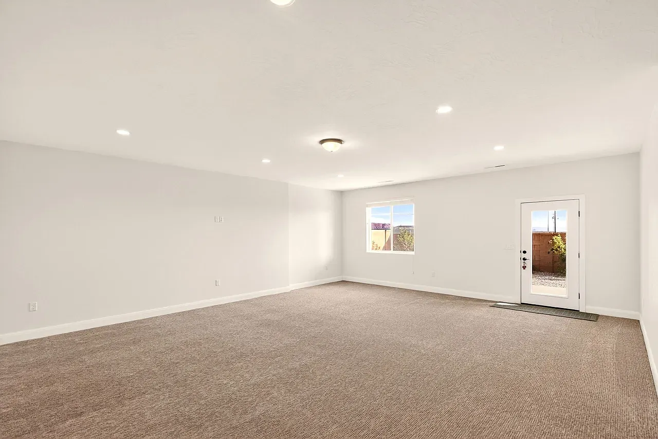 2 bed, 1605 sqft, $1,600 — Photo 3
