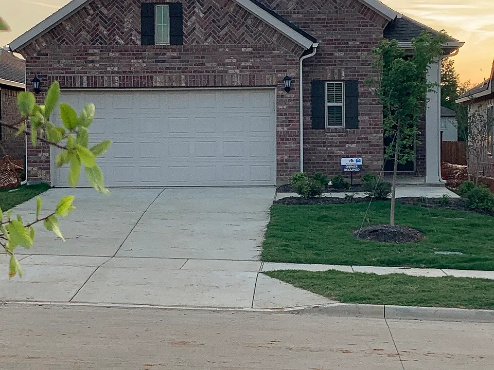 2473 Leah Ln