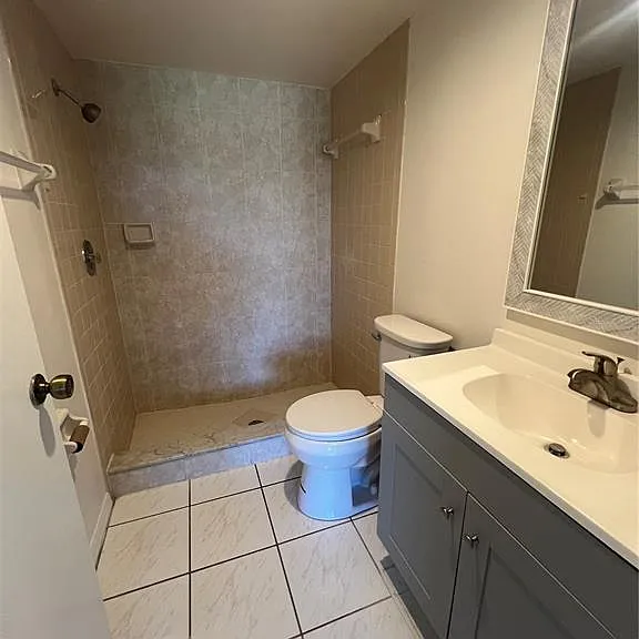 1330 Rio De Janeiro Ave #3 — Photo 9