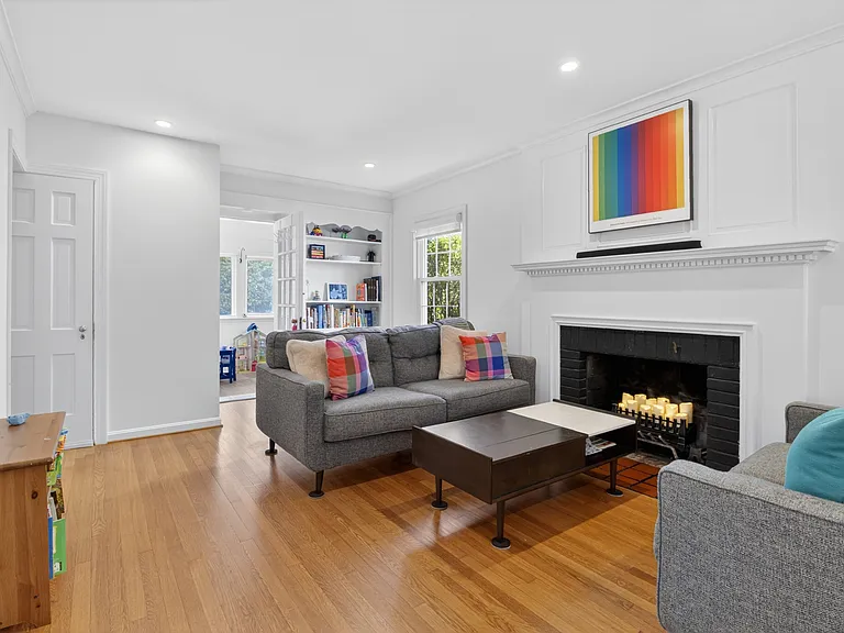 5028 Massachusetts Ave NW #A — Photo 7