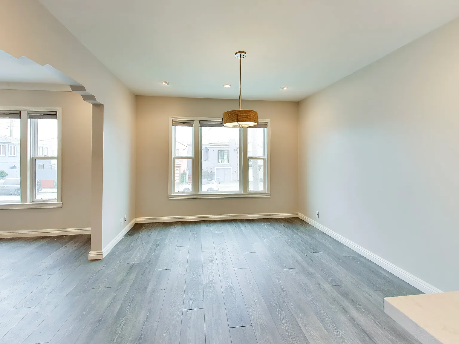 3 bed, 1612 sqft, $6,950 — Photo 3
