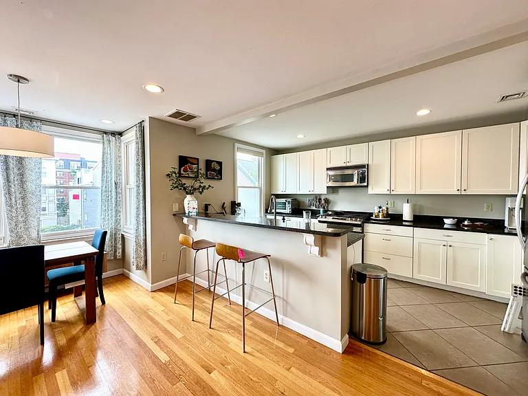 28 Monument St #2 — Photo 4