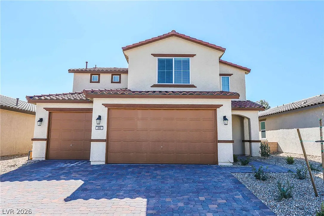 5 bed, 4.0 bath, 3166 sqft, $2,700 — Photo 2