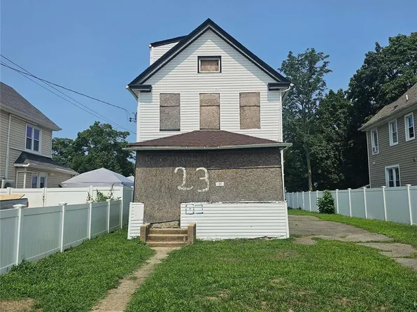 23 Maple Avenue, Hempstead, NY 11550