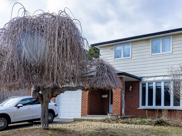 56 Satchell Blvd, Toronto, ON M1C 3B4
