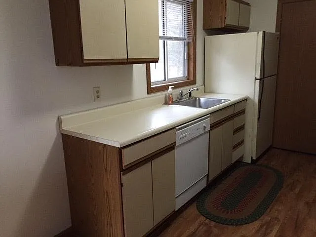 2 bed, 950 sqft, $1,200 — Photo 4