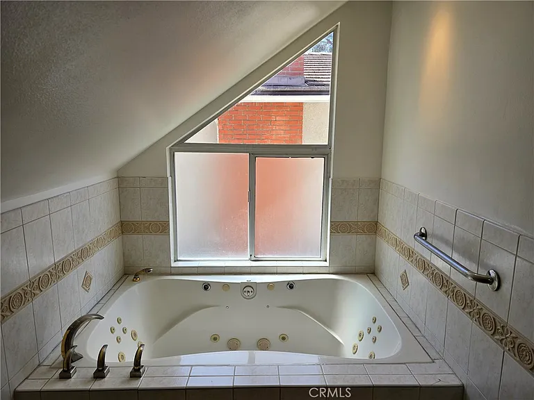 25317 Avenida Ronada — Photo 35