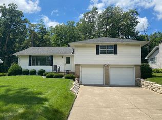 3913 N Millbrook Rd, Peoria, IL 61615