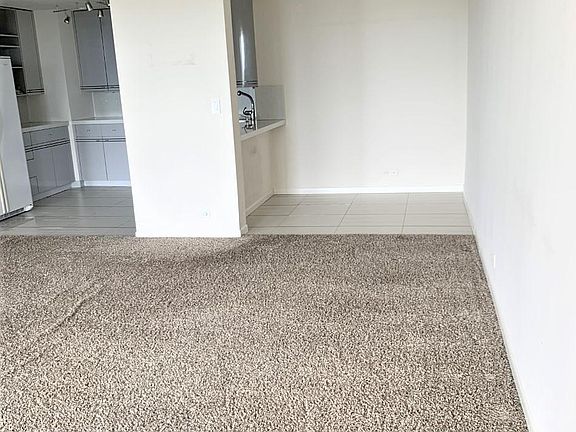 5th image of 1920 N Clark St APT 12C