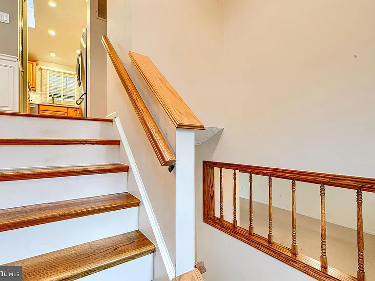 8908 Golden Tree Ln — Photo 3