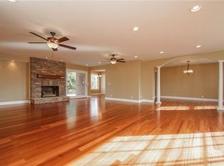 119 Lake Vista Dr, Hendersonville, TN 37075
