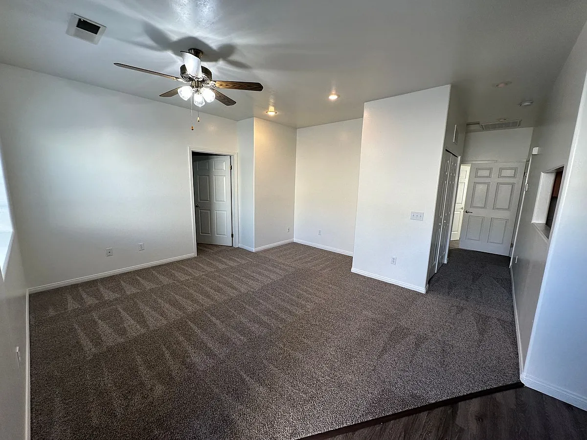Building Photo - 718 Orchid Dr