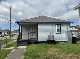 8917 Apricot St, New Orleans, LA 70118