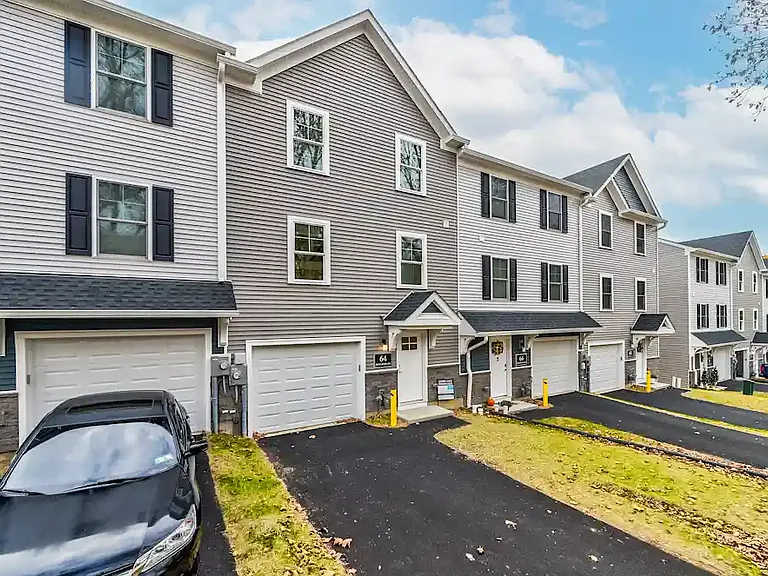 Laurel Hills — Photo 3
