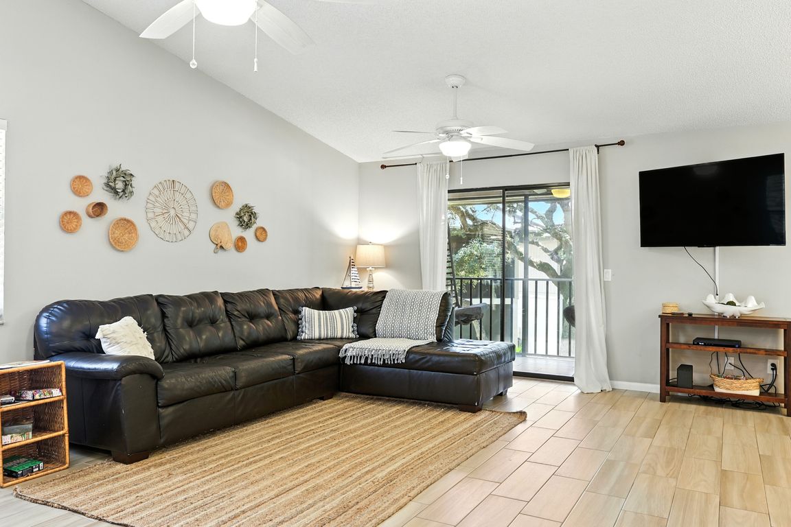 26_the real estateographers_025