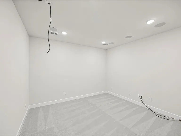 4627 Clear Creek Dr — Photo 16