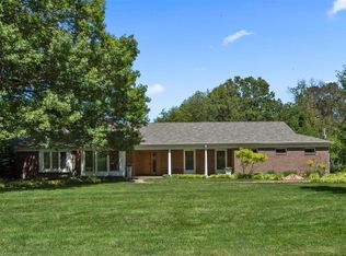 70 E Ladue Estates Dr, Saint Louis, MO 63141