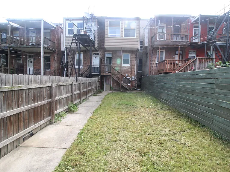 3010 Guilford Ave — Photo 45