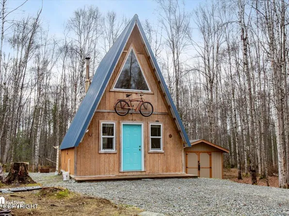 17208 E Mort Cir, Talkeetna, AK 99676