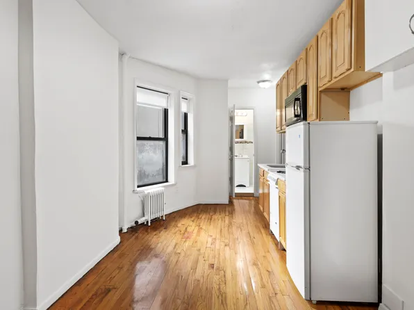 242 E 10th St APT 12A, New York, NY 10003