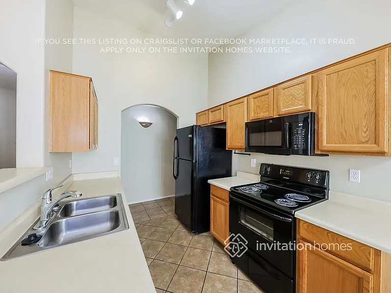 12910 W Holly St — Photo 6