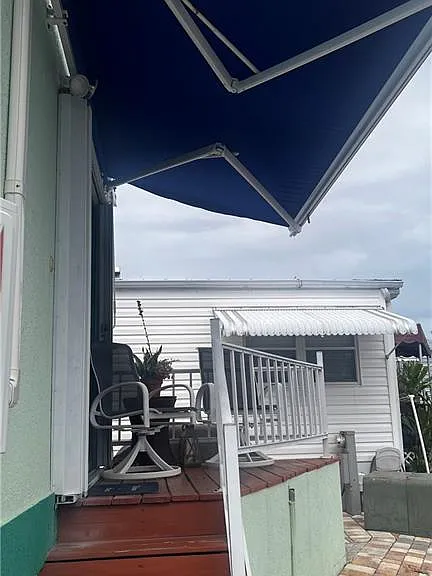 1077 Nettles Blvd — Photo 15