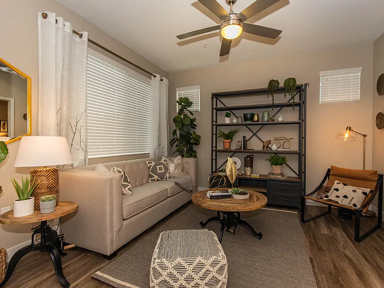 A3 761 SQFT 1 Bed 1 Bath