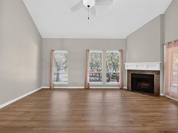 4th image of 4144 Greystone Way APT 105