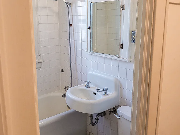3220 Garfield Avenue — Photo 6