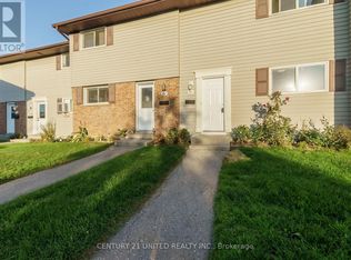 996 Sydenham Rd #61-4, Peterborough, ON K9J7V7