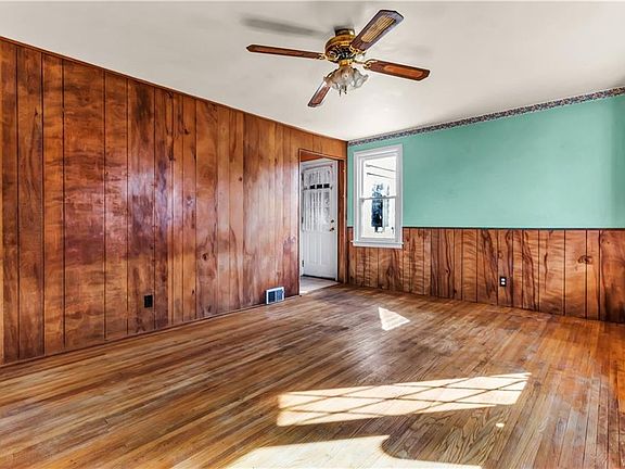 3rd image of 224 Orchard Dr