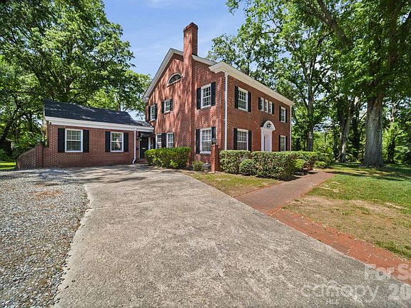 3rd image of 1510 Jackson Rd