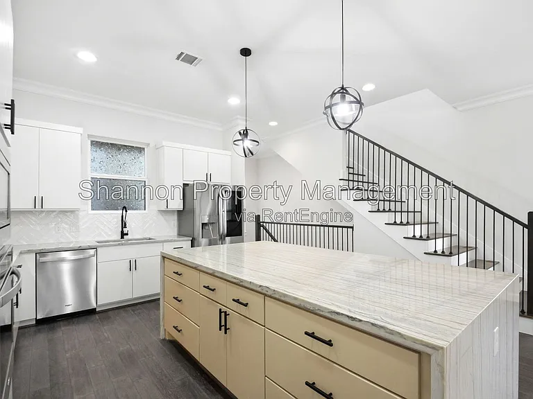 849 Fisher St #D — Photo 12