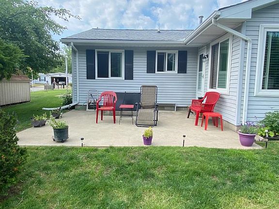 3rd image of 9166 Drury Ln