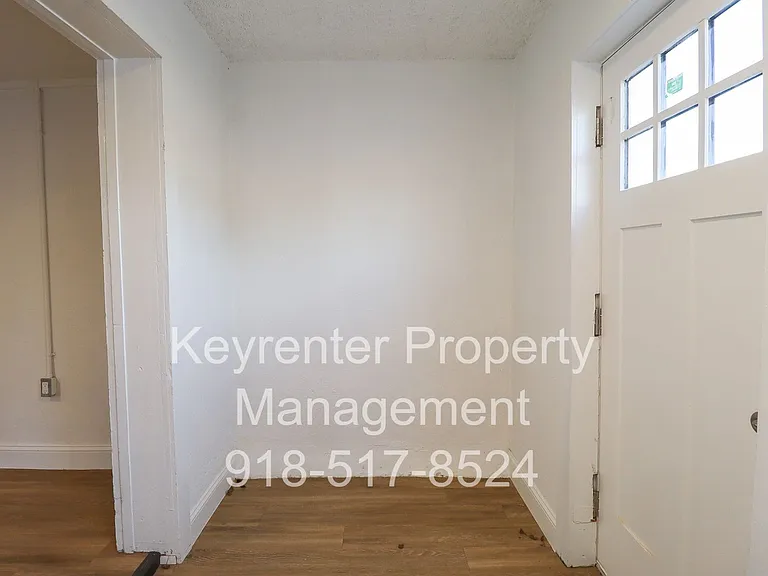 506 W 4th St Fourplex — Photo 15
