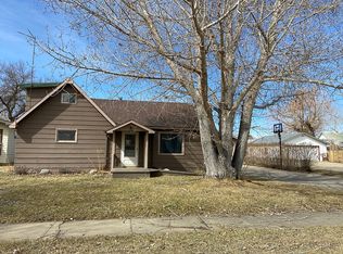 312 1st St W, Chester, MT 59522
