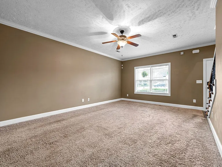 1170 Dygert Ct — Photo 8