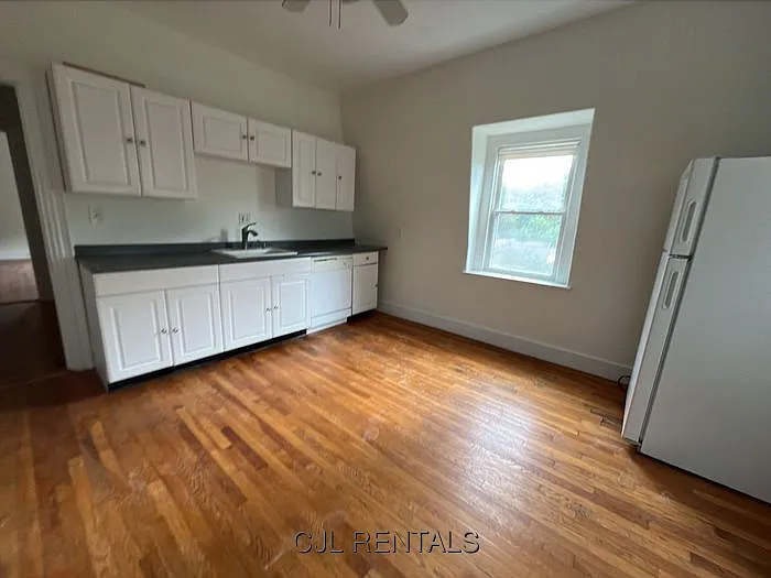 200 Church St #3 — Photo 4